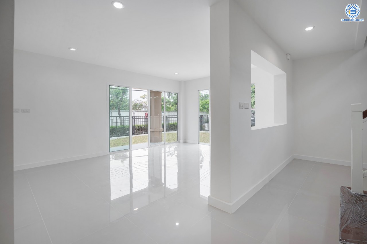 บ้านมือสองตกแต่งใหม่ โครงการ มณีรินทร์พาร์ค รัตนาธิเบศร์-ท่าอิฐ หลังมุม แบรนด์ Property Perfect เนื้อที่ 74.10 ตร.ว. ฟังก์ชัน 3 ห้องนอน 3 ห้องน้ำ 1 ห้องอเนกประสงค์ จอดรถได้ 2 คัน บนทำเลศักยภาพ เชื่อมต่อทั้ง ถนนรัตนาธิเบศร์ และถนนราชพฤกษ์ ใจกลาง 2 เซ็นทรัลฯ ใกล้ทางด่วน "งามวงศ์วาน" และรถไฟฟ้า "สถานีบางรักน้อยท่าอิฐ"